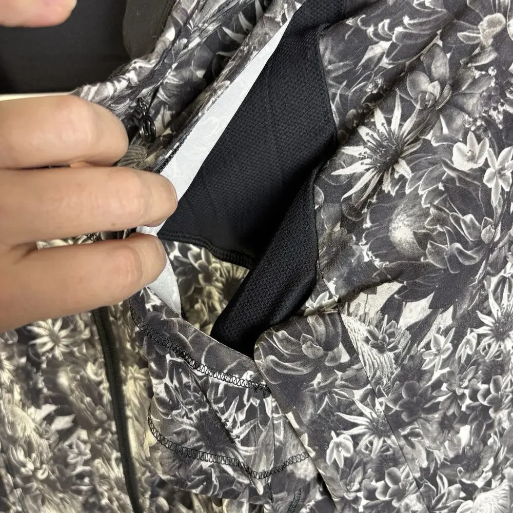 Lululemon Bring Back The Track‎ Jacket Womens 4 Flowabunga Black Grey Angel Wing
